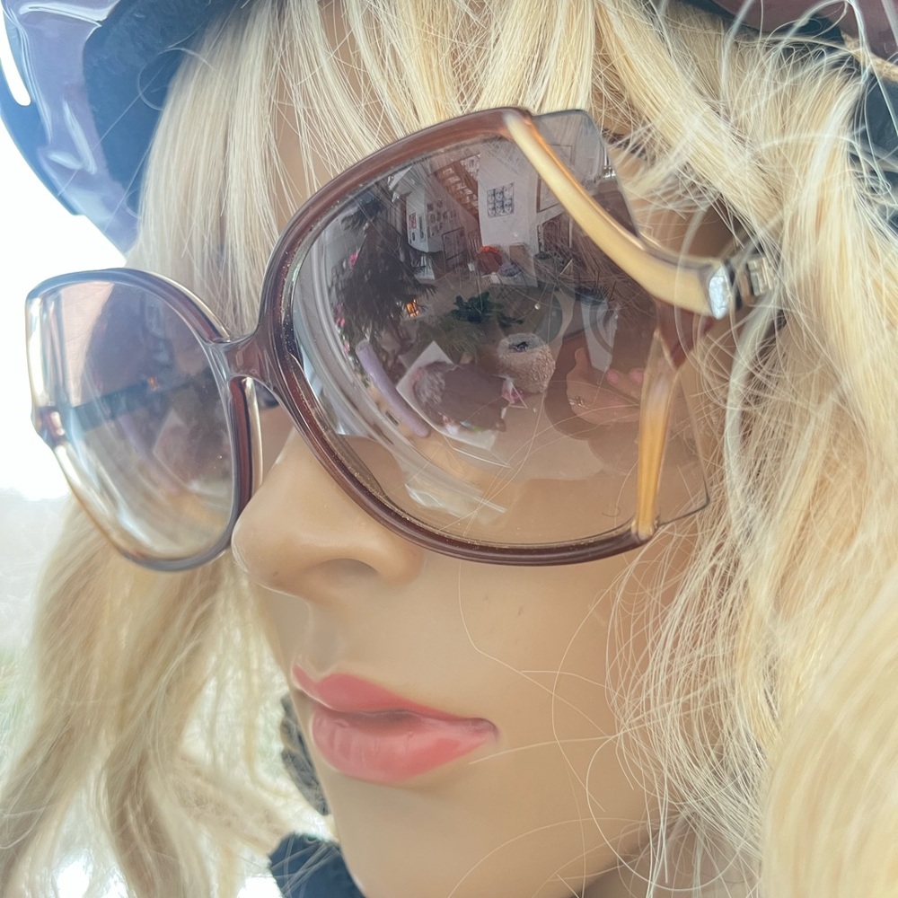 Givenchy Oversized Tortoiseshell Brown Gradient Sunglasses - Picture 6 of 10